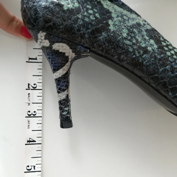 Stuart Weitzman Green Blue Snake Print Leather Pointed Toe 3.5" Heels 9.5 - Picture 8 of 17